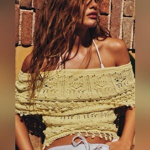 Zara Yellow Off-Shoulder Crochet Knit Sweater size XS NWT
Bloggers Favorite